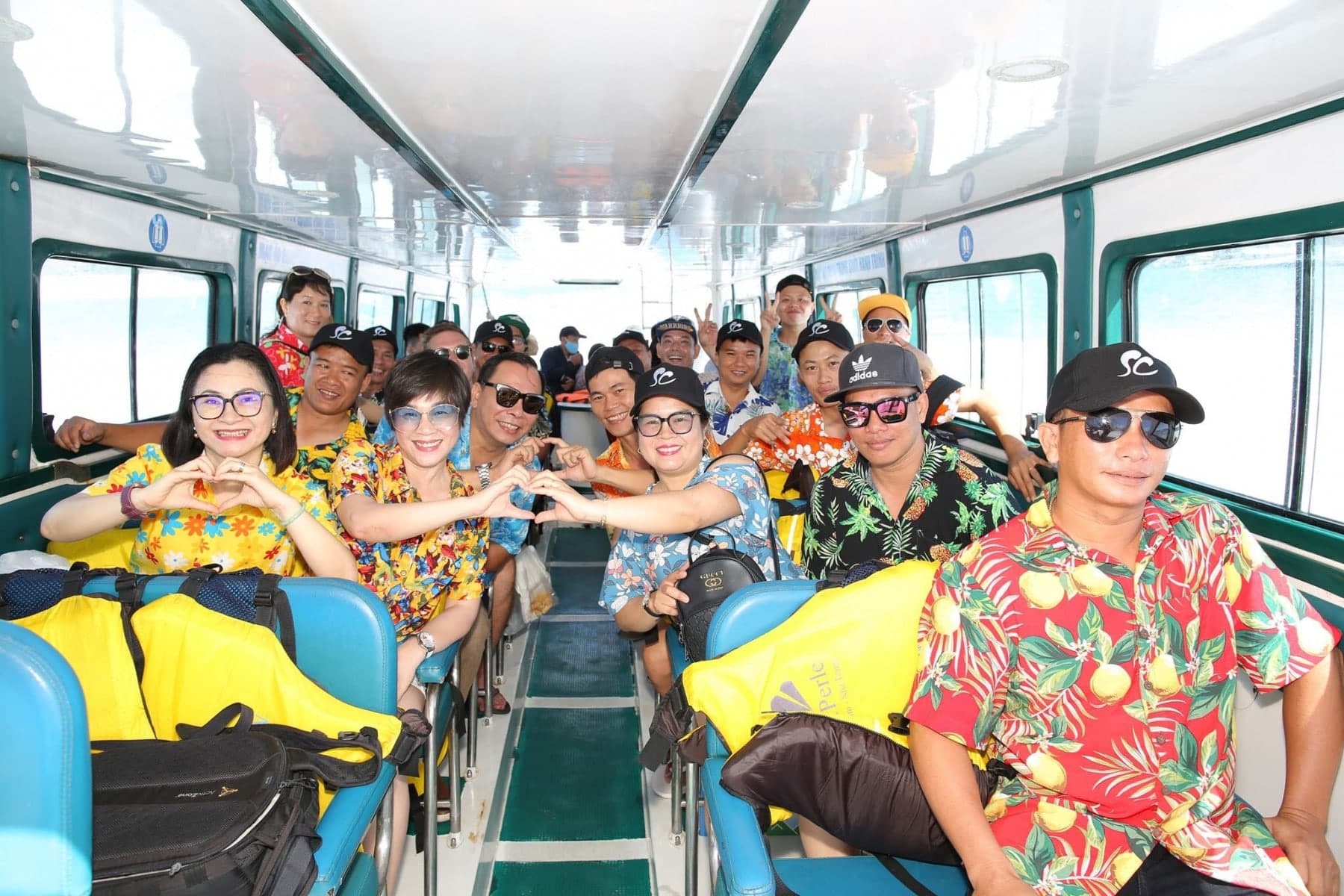 Cano cao tốc HÒn Tằm