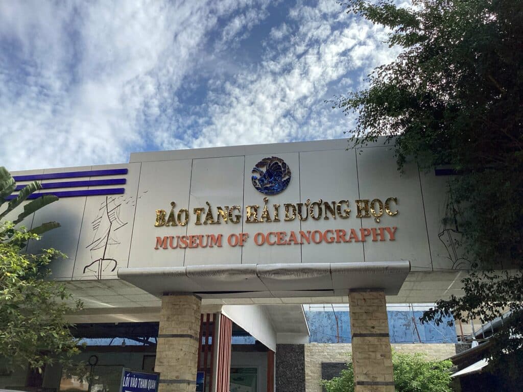 Cổng Bảo tàng Hải dương học Nha Trang