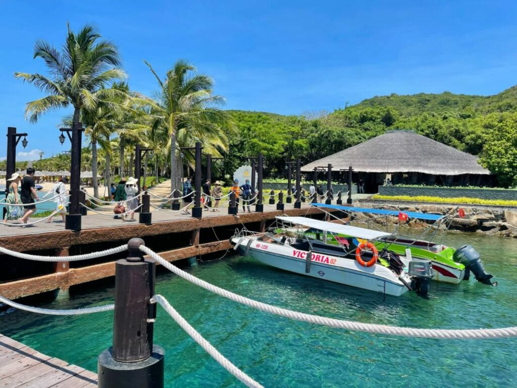 cầu hỗ Hòn Tằm tuyệt đẹp