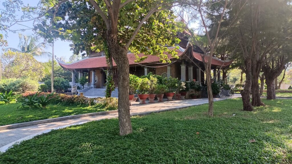 Den Tho Tran Hung Dao Nha Trang 1