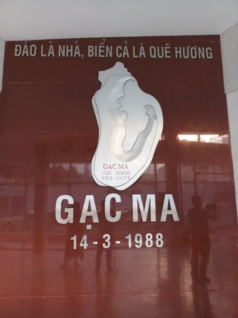 Tuong dai tuong niem Gac Ma Cam Lam 6