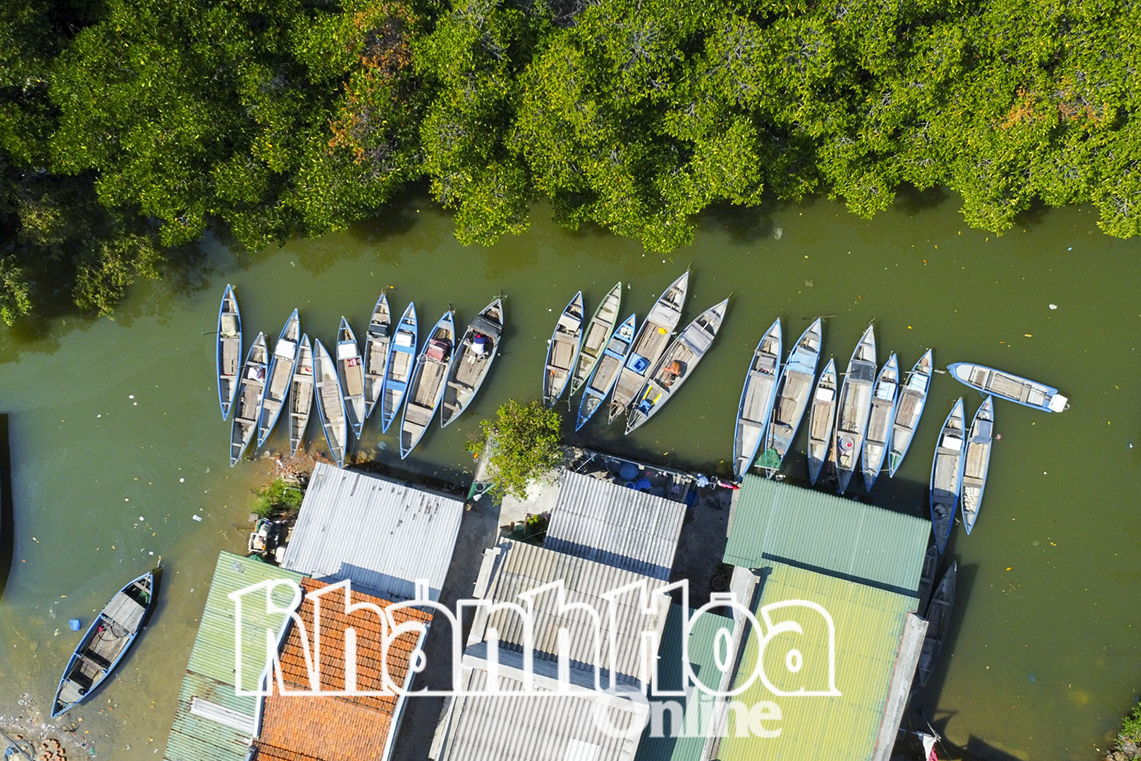 Khám phá vẻ đẹp yên bình của đầm Nha Phu